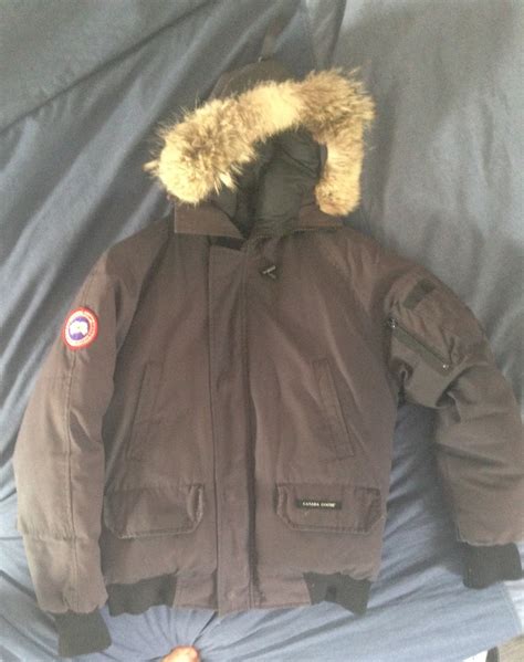 comment reconnaître un faux manteau canada goose